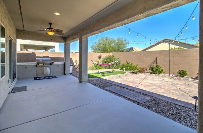 Building Photo - 6570 W Sonoma Way