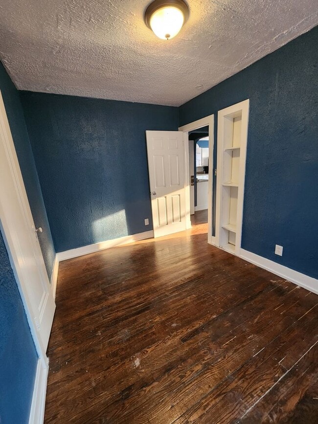 Building Photo - 1 Bedroom With Appliances