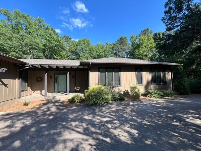 Building Photo - 3005 Hickory Tree Pl