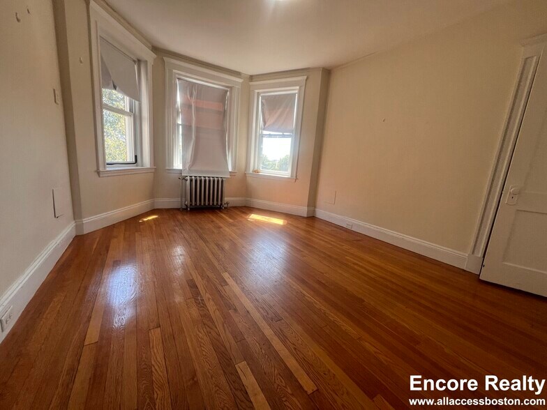 Building Photo - 1167 Boylston St