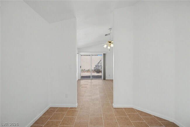 Building Photo - 2054 Cardigan Ave
