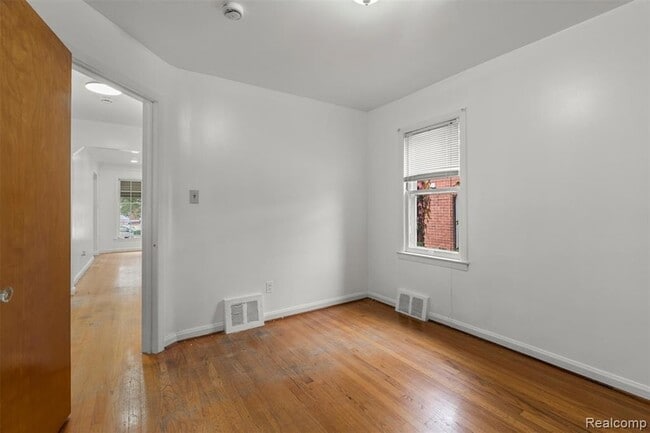 Building Photo - 8038 Riverdale St