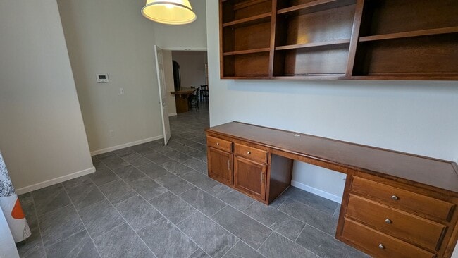 Building Photo - Immaculate 4 Bedroom 2.5 Bath Home in Sierra Meadows