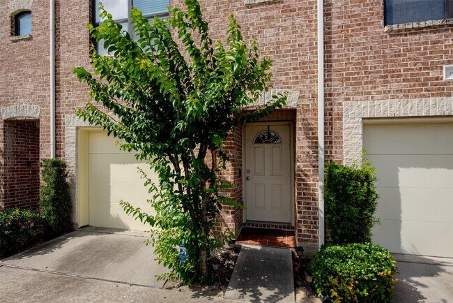 Building Photo - 7650 Springhill St