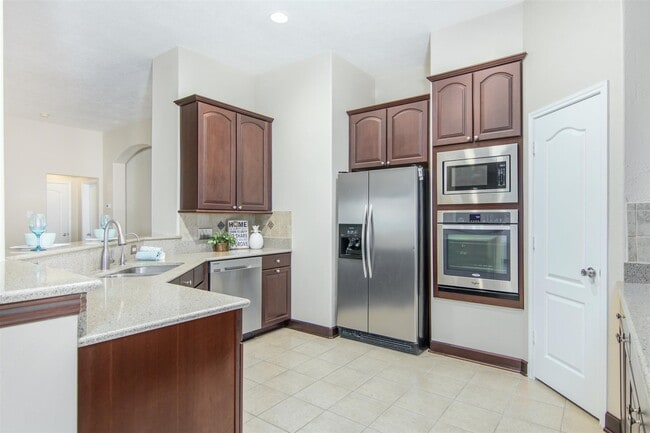 Building Photo - 179 Greenridge Cir