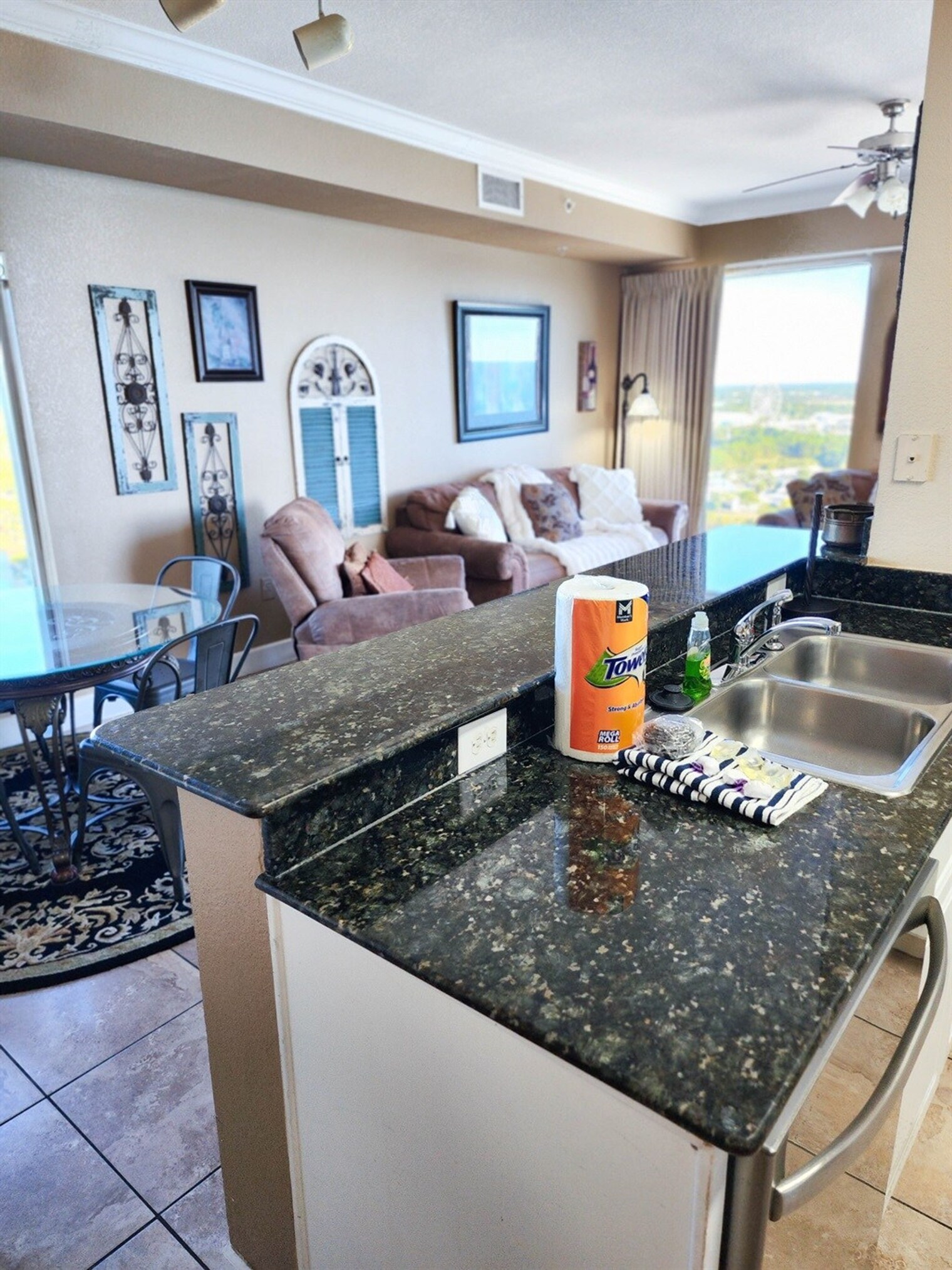 Building Photo - 16819 Front Beach Rd