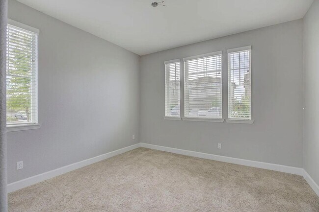 Building Photo - 1606 Lion St