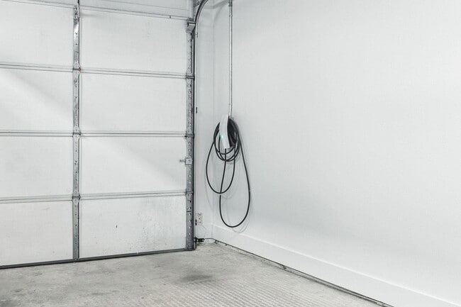 Building Photo - 1218 Eleanor St