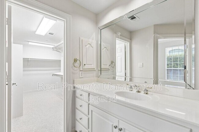 Building Photo - 4097 Oberlin Way