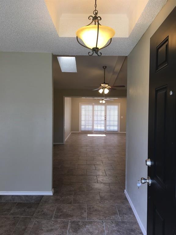 Building Photo - 3113 Kensington Dr