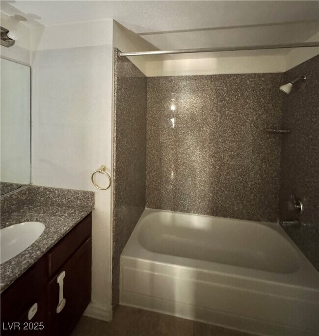 Building Photo - 5422 River Glen Dr