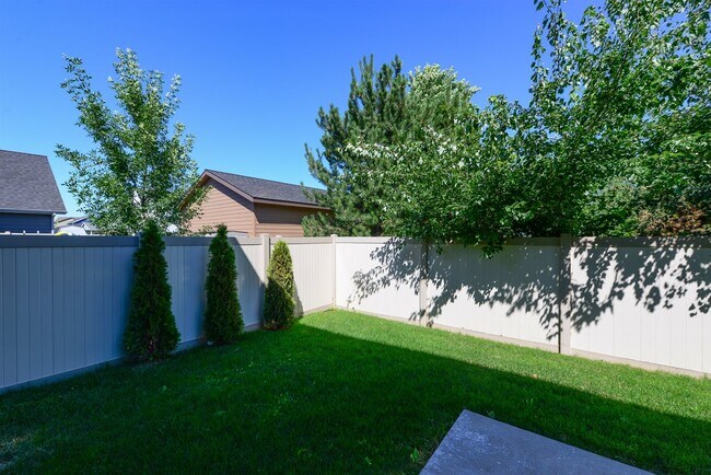 Building Photo - 7878 N Hibiscus Ln