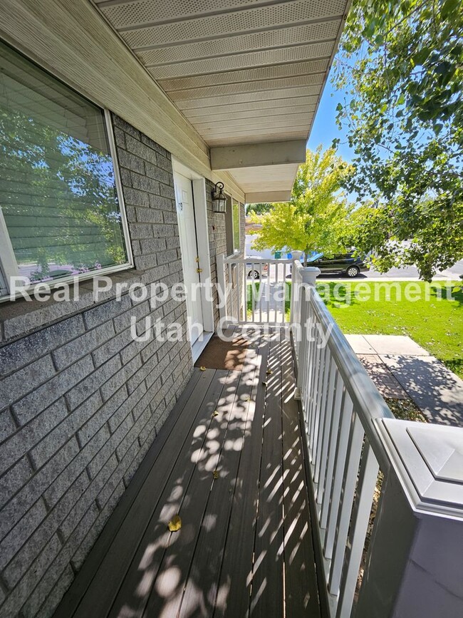 Building Photo - Orem 4-Plex