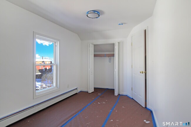 Building Photo - 29 Sisson Ave