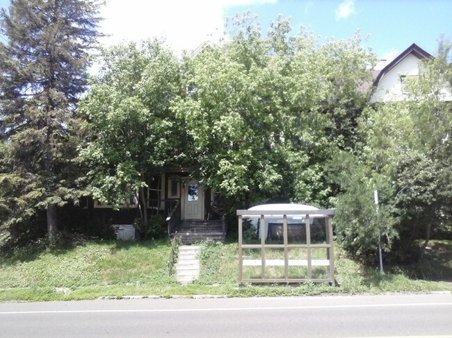 Primary Photo - 1901 E Superior St