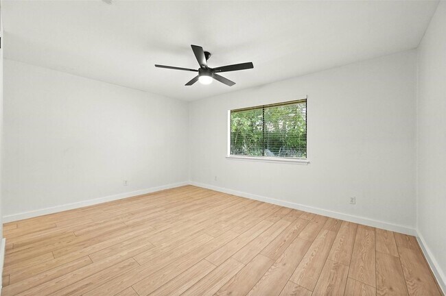 Building Photo - 11608 Big Trail