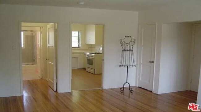 Building Photo - 940 Hammond St