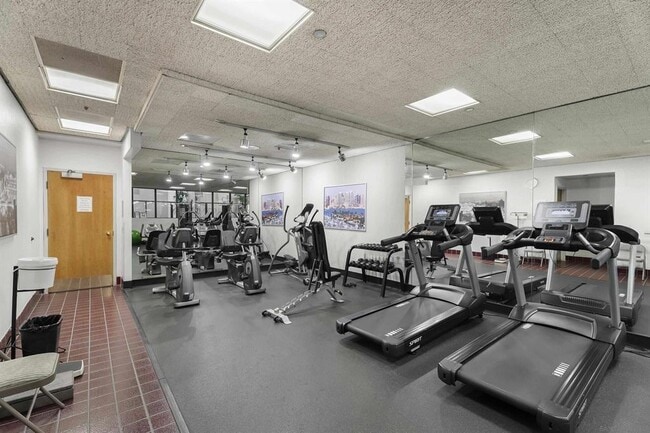 Building Photo - 230 W Laurel St