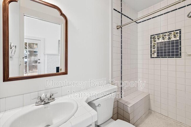 Building Photo - 225 Central Ave