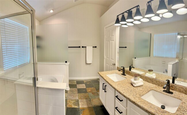 Building Photo - 6 Tivoli Garden Ct