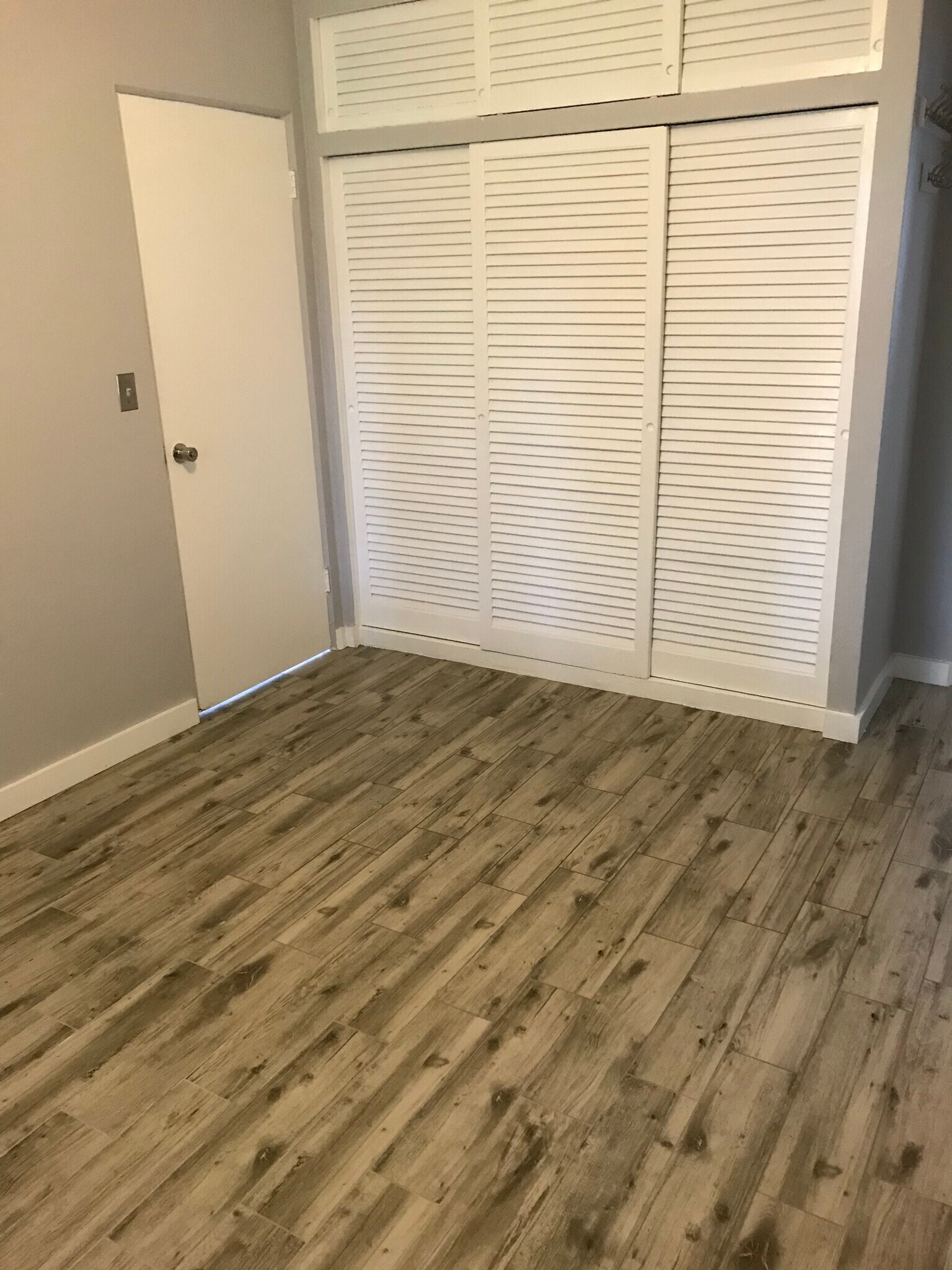 Building Photo - 125 NE 30th Ct