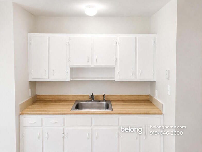 Building Photo - 1419 Ardmore Dr