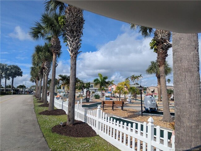 Building Photo - 438 Nettles Blvd