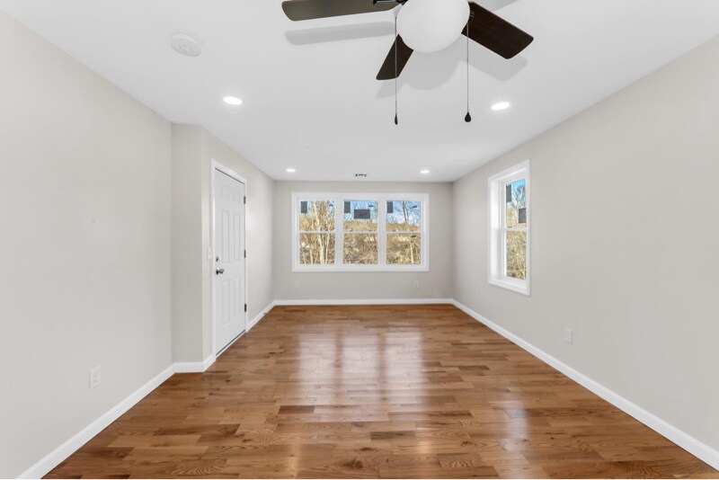 Building Photo - 12 Andy St