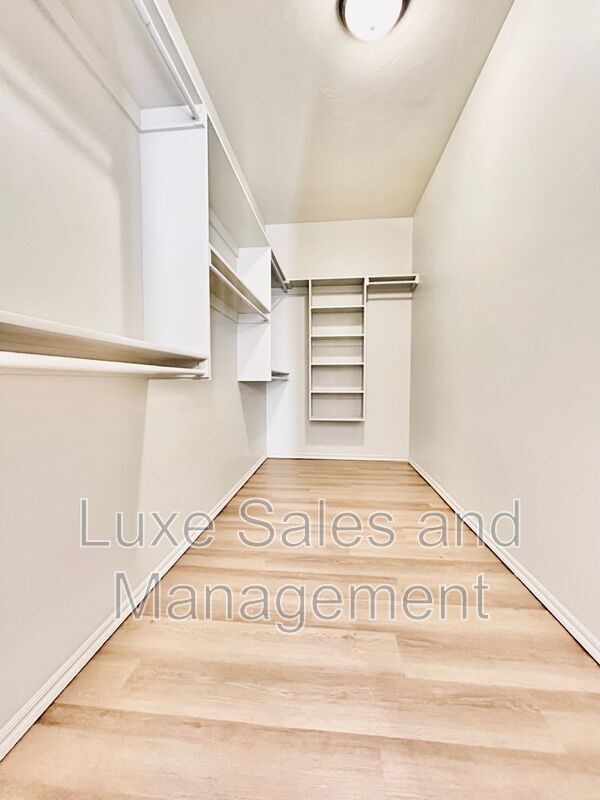 Building Photo - 1328 Garden Gate Dr
