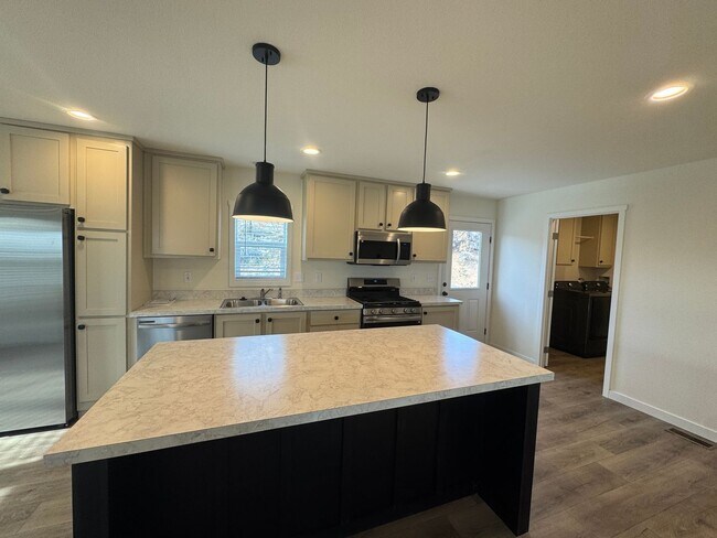 Building Photo - 315 Gerdes Ave