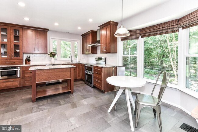 Building Photo - 12696 Kettering Dr