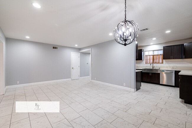 Building Photo - Bright & Spacious Single-Story 4-Bedroom Home in La Mirada – Open Layout