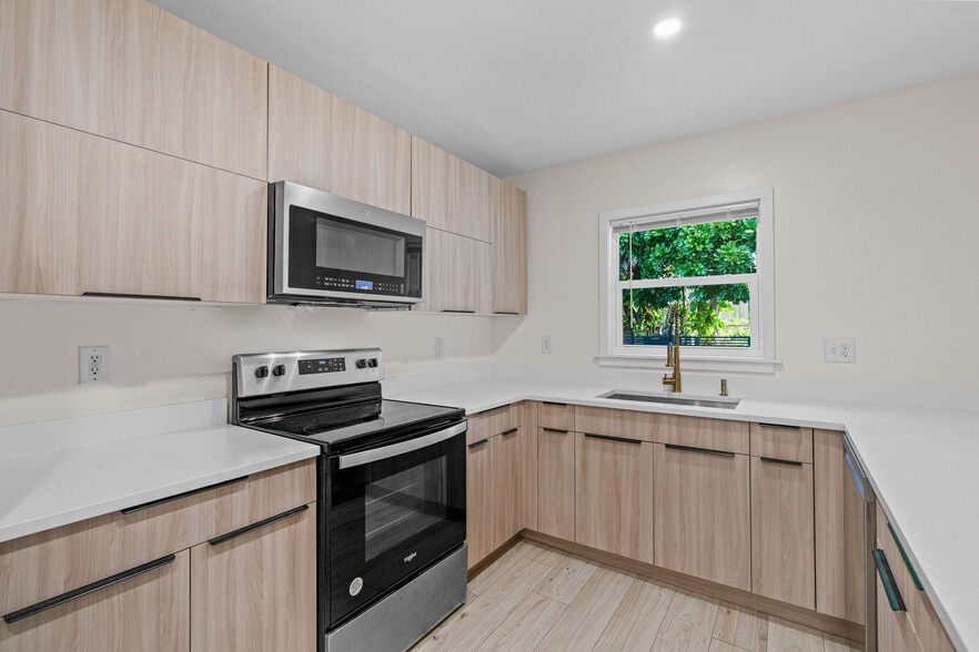 Building Photo - 1401 Drew St