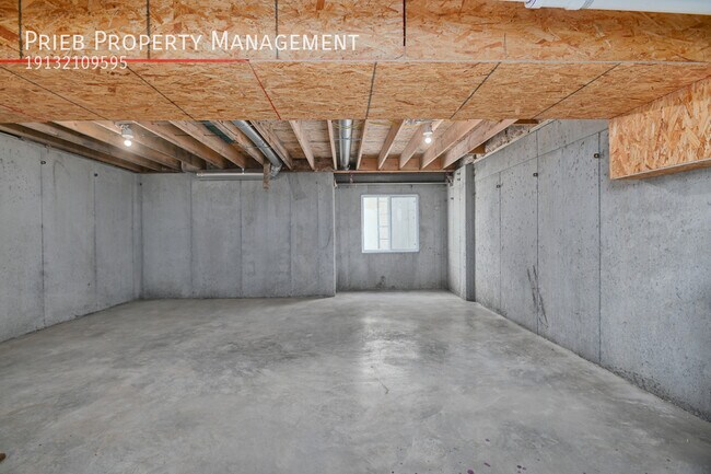 Building Photo - 10328 Farrow Ave