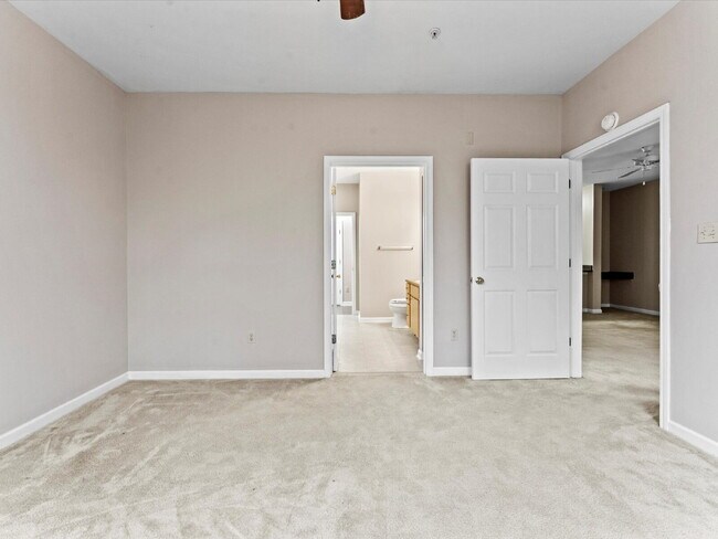 Building Photo - 704 Bristol Village Dr