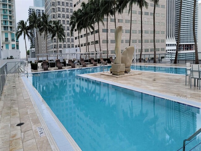 Building Photo - 325 Biscayne Blvd