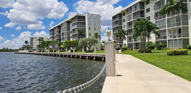 Building Photo - 3030 Marcos Dr
