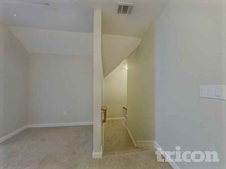 Building Photo - 3050 Lost Cabin Pl