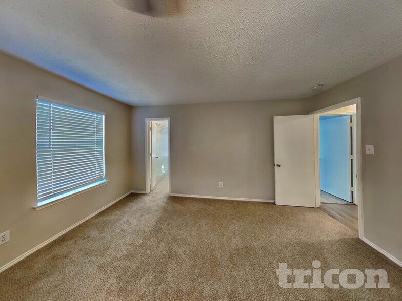 Building Photo - 211 Meagan St