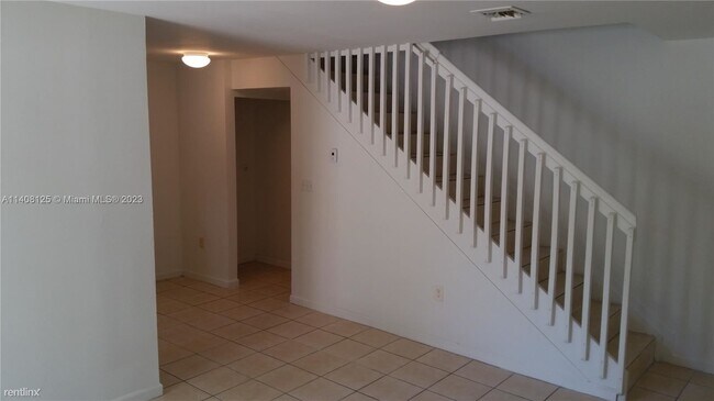 Building Photo - 4 br, 2 bath House - 13950 NE 2nd Ave # 1A 0