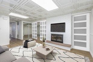Building Photo - 2131 Bonvue Dr