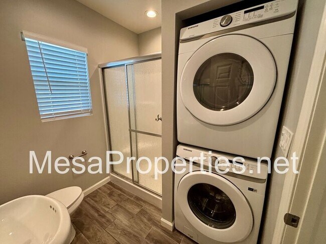 Building Photo - 3662 Chateau Ct