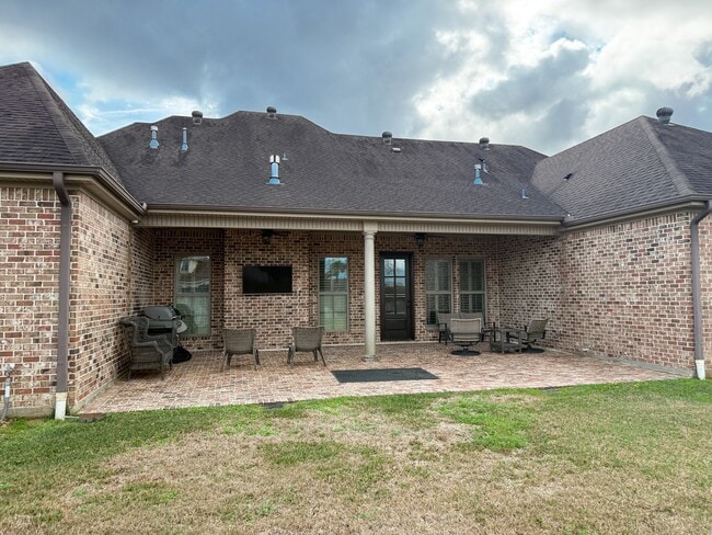 Building Photo - 6470 Claybourn Dr