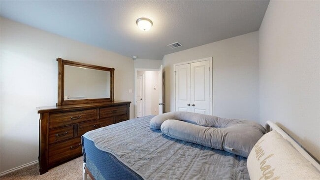 Building Photo - 803 Meadow Brook Dr