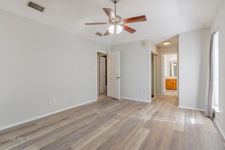 Building Photo - 2957 Oak Ridge Ct