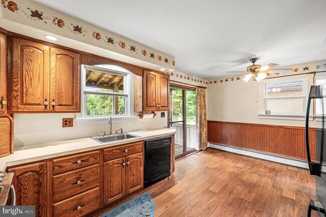 Building Photo - 1236 Ellis Cir