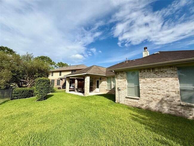 Building Photo - 3221 River Birch Dr