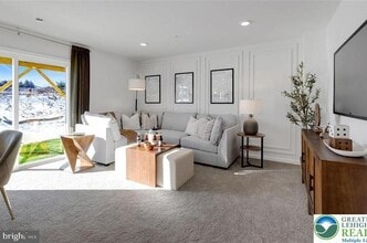 Building Photo - 8214 Alexander Court