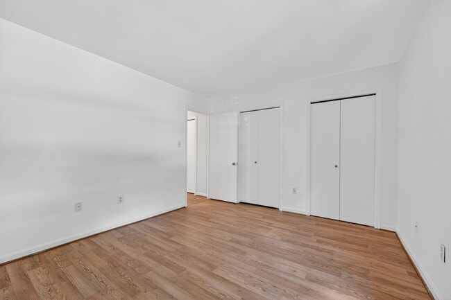 Building Photo - 1625 S Barton St