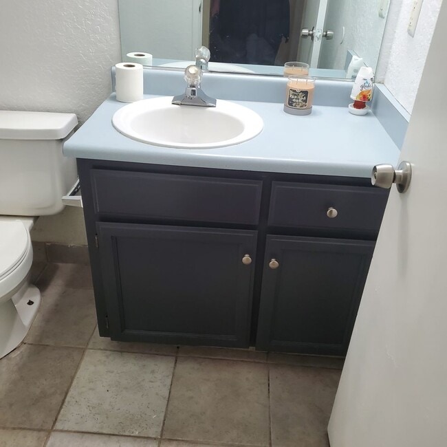 Building Photo - 917 Panama Dr